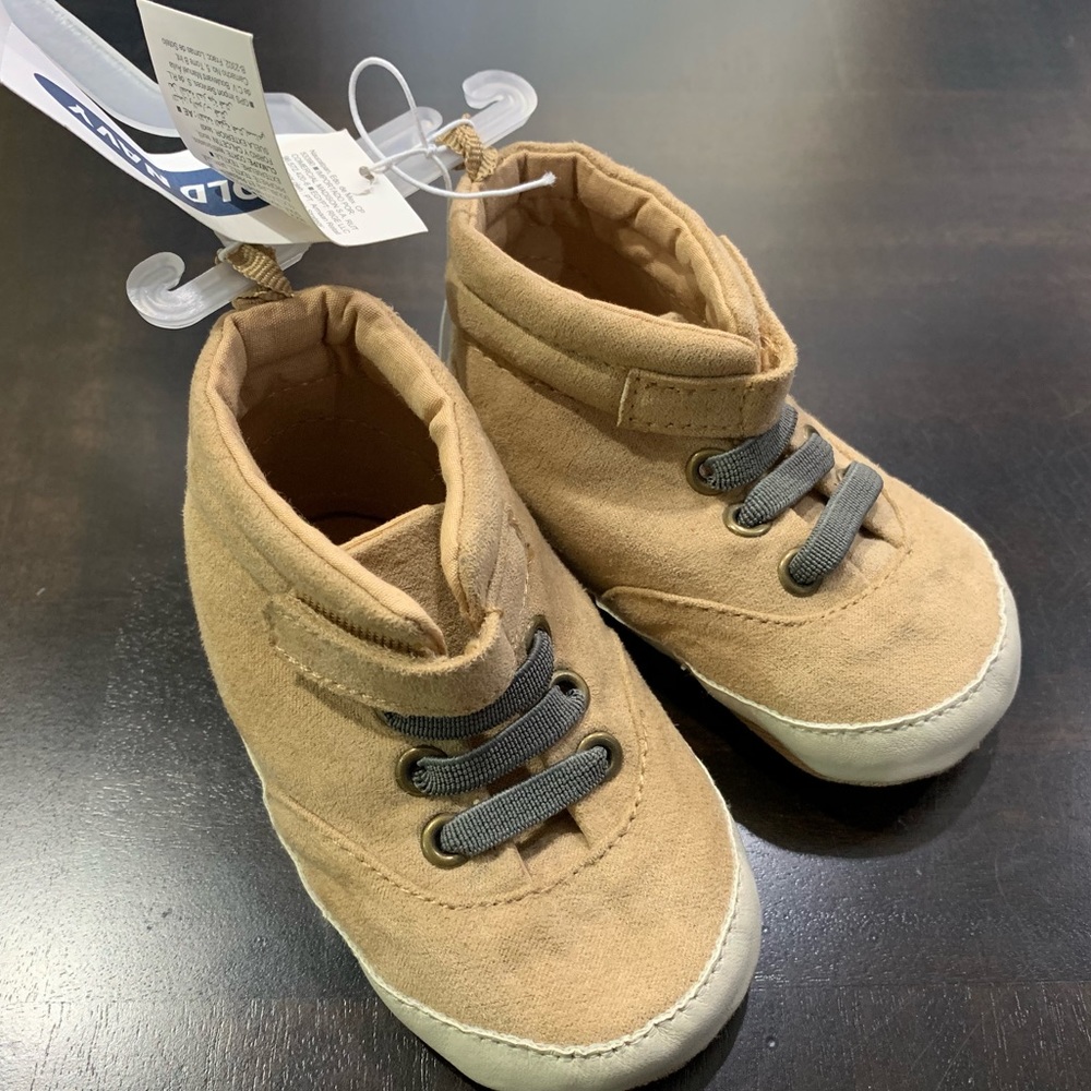 Old Navy Baby Shoes Size 6-12M